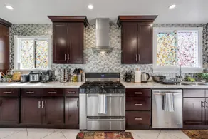 Mediterranean Charm Nr Beach/Shopping/EZ Parking - Image 3