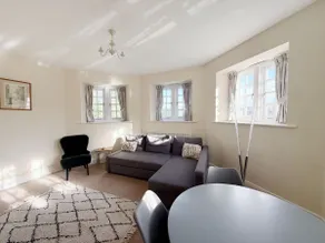 Cosy 1-bedroom cottage next to Combe Lodge Venue - Image 2