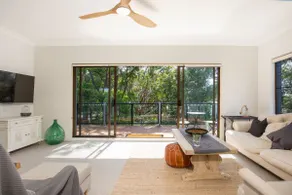 Saltbush Cottage Pet Friendly 1 Min Walk to Beach - Image 3