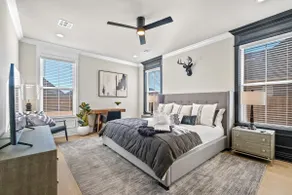 Apollo House | Luxury Retreat in Rogers. Sleeps 11 - Image 3