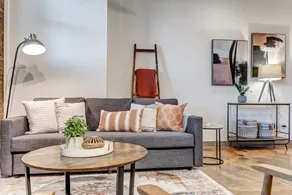 Modern, Insta-Worthy 2B Townhome in Walkable Springfield! - Image 4
