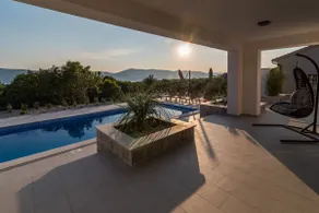 Luxury Villa Stiletta with Pool - Image 3