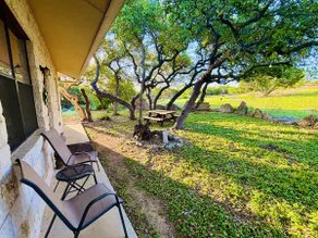 Stylish Zen Cottage at KC Memory Lane - Image 2