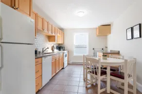 Downtown 2BDR - kitchen, Smart TV, Wifi - Image 3