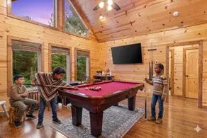 Family Lodge Central location with Hot Tub & Games - Image 5