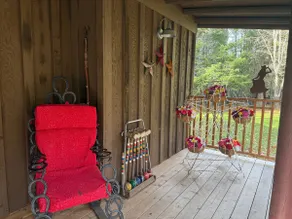 Cowgirl Cabin • 2 Queens • AC • W/D • Wi-Fi - Image 2