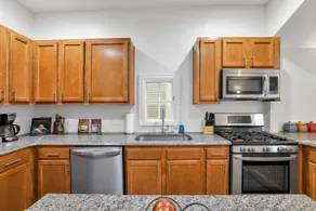 OSU and Short North 4 Bedroom Patio and Garage with EV - Image 5