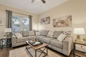 OSU and Short North 4 Bedroom Patio and Garage with EV - Image 3
