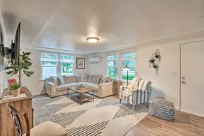 2-Acre Farmhouse in Redmond w/ Deck & Grill! - Image 4