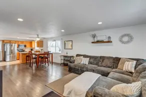 Cozy 3 Bedroom Family Home - Fenced Yard & Patio! - Image 2