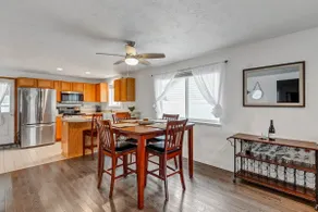 Cozy 3 Bedroom Family Home - Fenced Yard & Patio! - Image 4