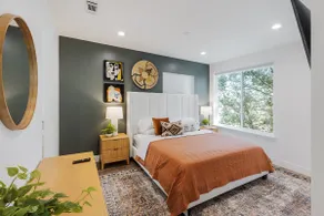 Luxury 4 Bdr/2BR Home w/ Fast Wi-Fi & Streaming - Image 4