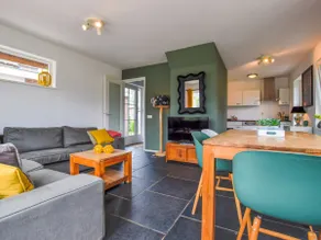 Holiday home with waterside terrace - Image 4