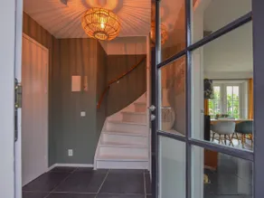 Holiday home with waterside terrace - Image 3