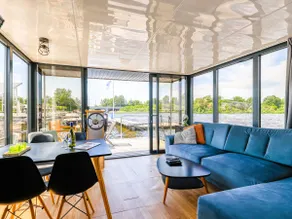 Nice houseboat with waterfront terrace - Image 3