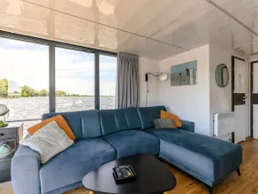 Nice houseboat with waterfront terrace - Image 5