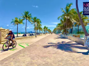 Queen Studio, just a few Steps from the Beach! - Image 5