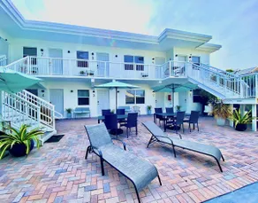 Queen Studio, just a few Steps from the Beach! - Image 2