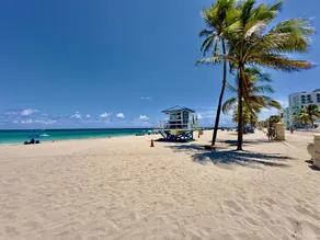 Coastal Bliss: Romantic Getaway by the Beach - Image 3