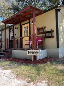 Tiny Farmhouse Pickleball Court and Pet Friendly! - Image 2