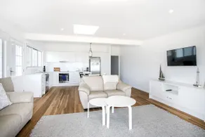 Pas Beach House Apartment 1 - Image 5