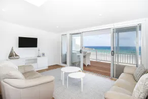 Pas Beach House Apartment 1 - Image 4