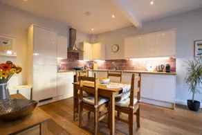 Seaside Mews - charming 2-bed cottage close to the sea - Image 2