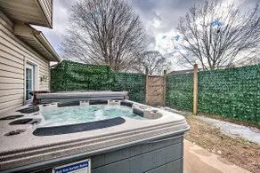 East Earl Retreat w/ Hot Tub < 4 Mi to Town! - Image 2