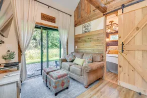 Historic Charm + Modern Luxury: 6 Mi to Stowe Mtn - Image 4