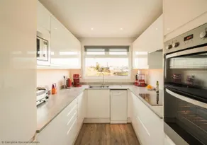 Rampart View -  a house that sleeps 6 guests  in 3 bedrooms - Image 3