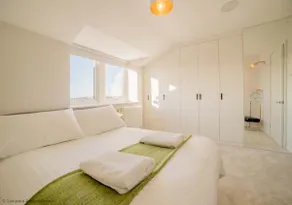 Rampart View -  a house that sleeps 6 guests  in 3 bedrooms - Image 2
