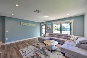 Walk to Beach: Getaway w/ Pool in Naples! - Image 5
