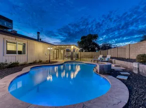 Designer's Work! Private with FREE Heated Pool - Image 3