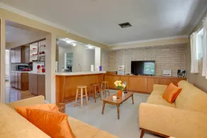Charming Mid-Century House - Just Steps to Lake! - Image 4