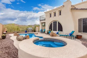 Secluded Luxury Retreat with Heated Pool/Spa, Game Room and Nearby Golf & Hiking - Image 5