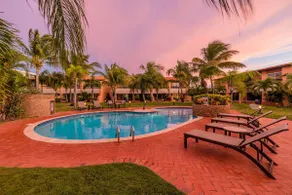 Walking Distance to Eagle Beach with Tropical Vibe - Image 3