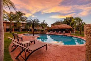 Walking Distance to Eagle Beach with Tropical Vibe - Image 4