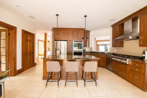 Ocean View Villa with Hot Tub and Movie Theatre - Image 4