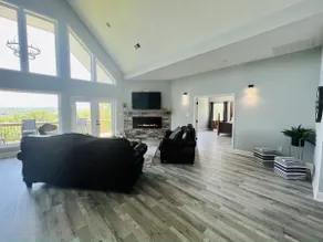 New! Private 5BR 5,000 SqFt Lake House on 7 Acres - Image 4
