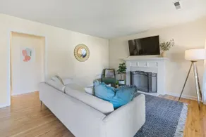 @ Marbella Lane - Modern and Sleek Home in Redwood - Image 5