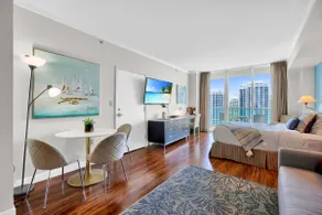 SF Fabulous 2Bedroom in Heart of Grove - Image 4