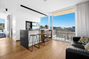 Bondi Views - Image 2