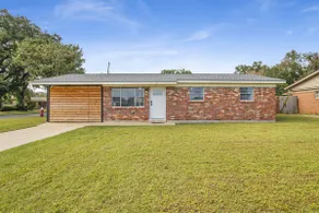 Cozy Coleman - Beaches, Airport, & PCC Nearby - Image 3
