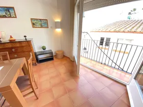 102.11 House for 6 - 8 people in the center of Cad - Image 3