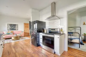 Bright 1BR/1BA - NW 23rd - Walk to Shops - Image 3