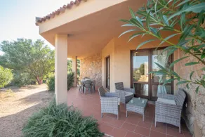 Ferienhaus Villa Alice mit Garten, gemeinschaftlich genutztem Pool & WLAN - Image 4