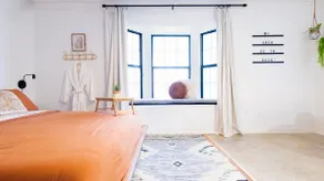 SSea Studio · Designer Oasis: King Bed | Backyard - Image 5