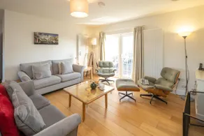 Gun Lodge - sleeps 6 guests  in 3 bedrooms - Image 3