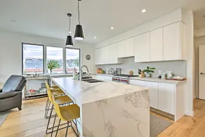 Chic Coronado Retreat w/ Patio & 4 Cruiser Bikes! - Image 2