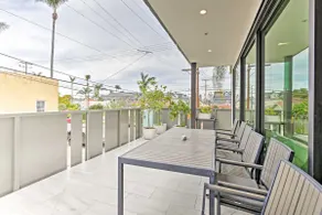 Chic Coronado Retreat w/ Patio & 4 Cruiser Bikes! - Image 3